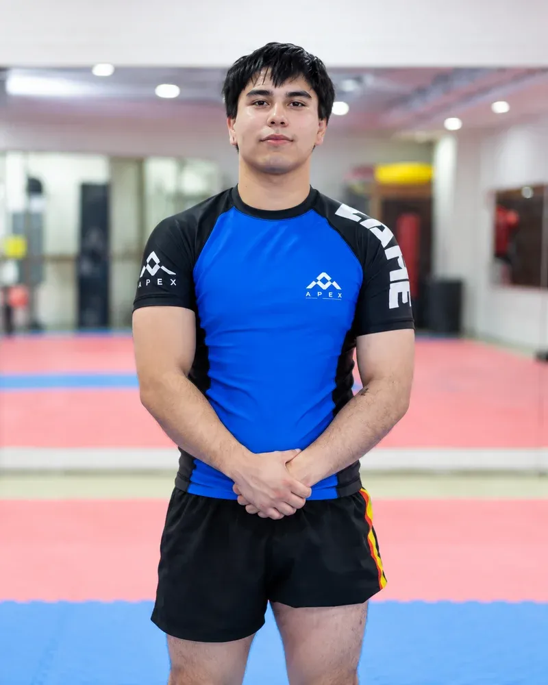 David Figueroa Jr., profe de APEX, cinturón azul